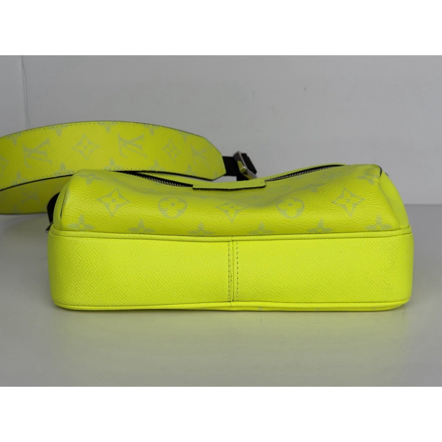 Louis Vuitton Outdoor Messenger Taiga in Neon Yellow Color Microchipped D9