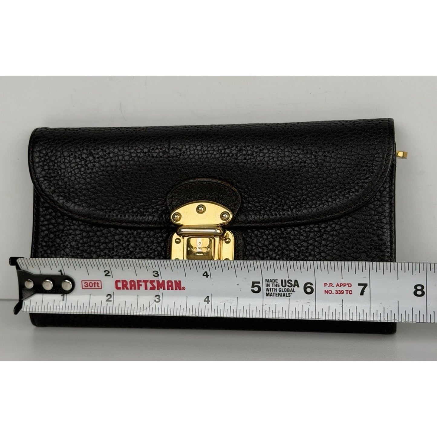 Louis Vuitton Mahina Amelia Wallet Textured Leather & Gold-tone PushLock K1