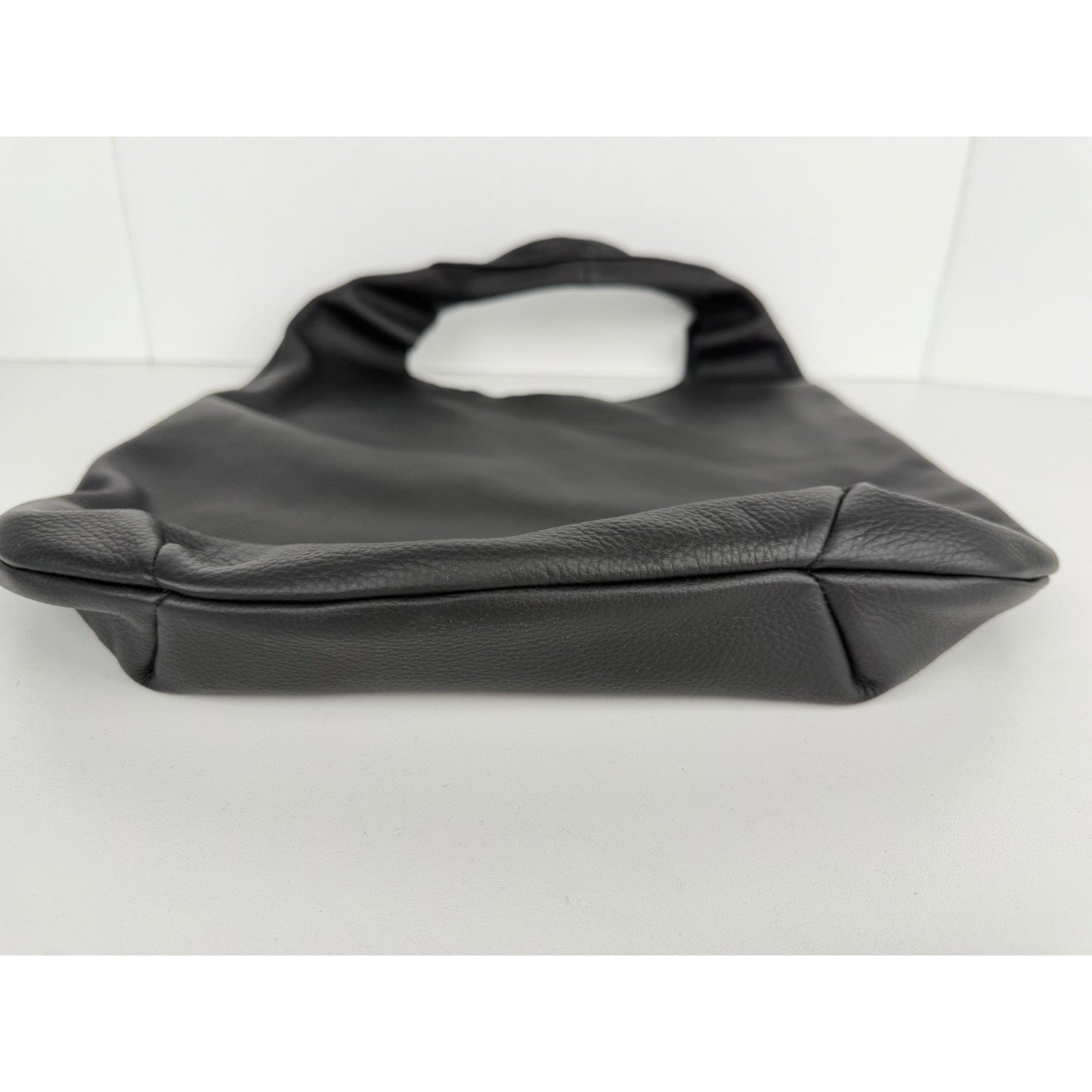 A.P.C. Le Neige Slouchy Hobo Bag Unisex in Black Grained Leather S-19