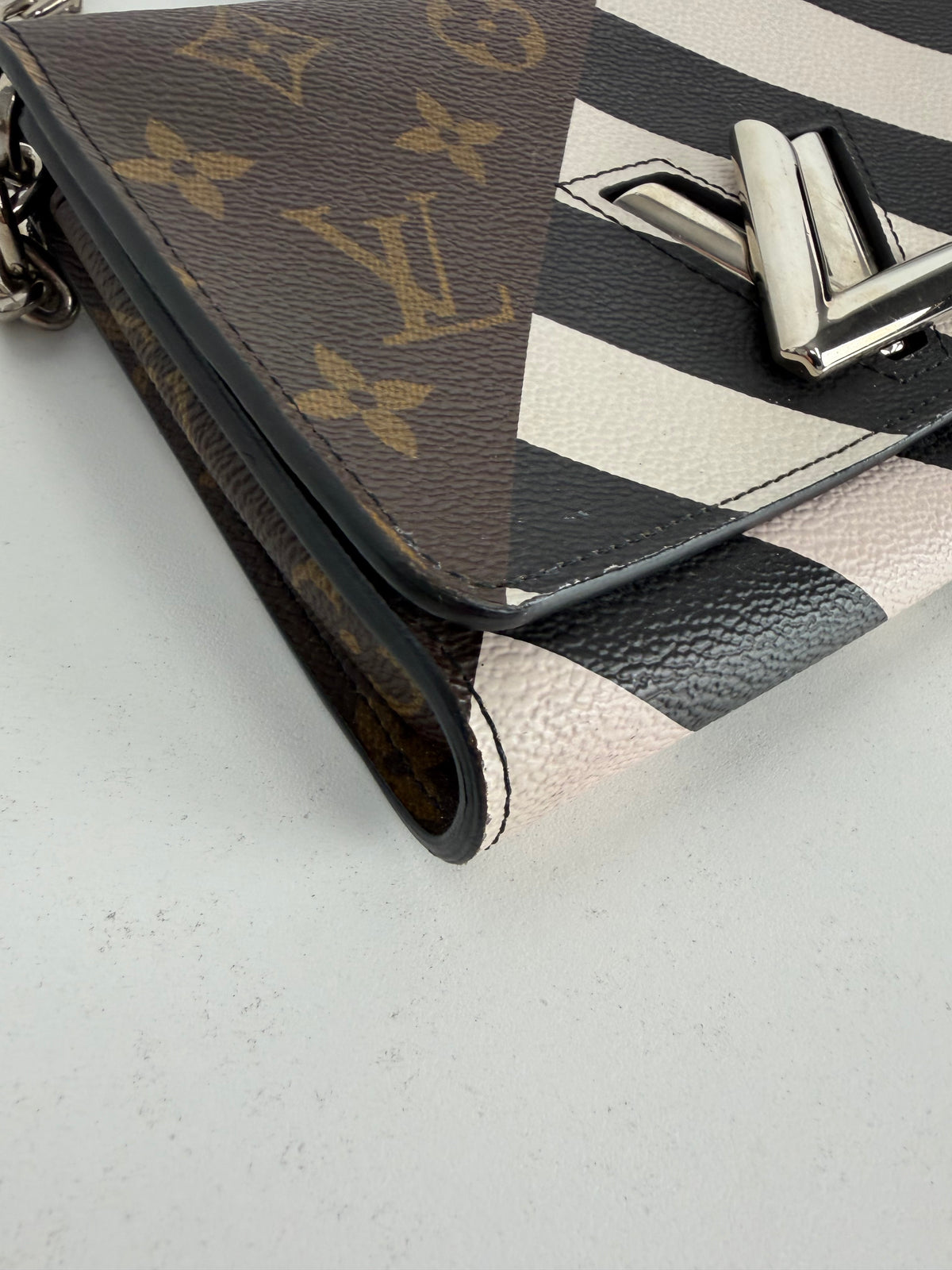 Louis Vuitton Limited Edition Monogram Twist Chain Wallet Bag in Coated Canvas 2016 S08