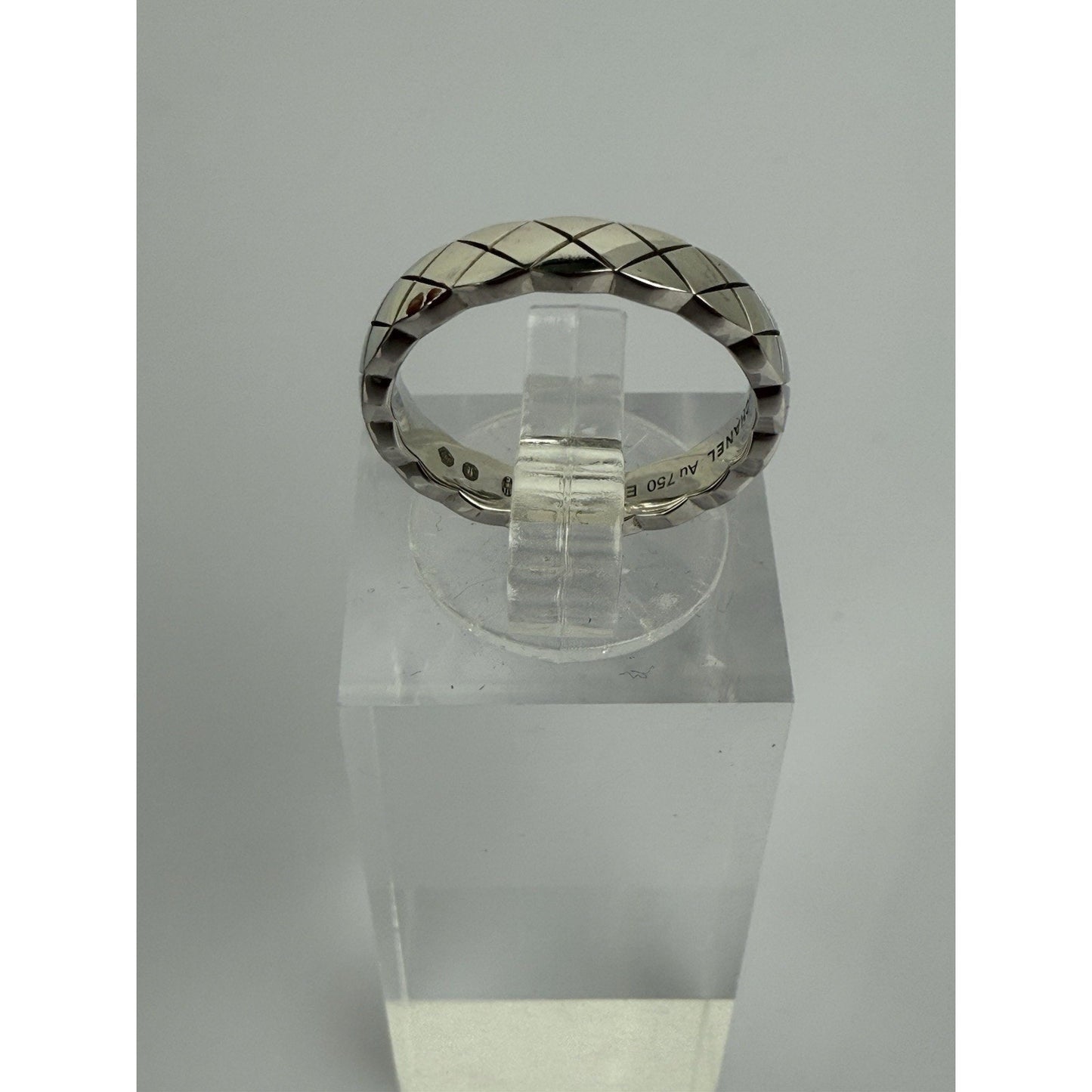 CHANEL Coco Crush 18k White Gold Ring Size 47 (EU)