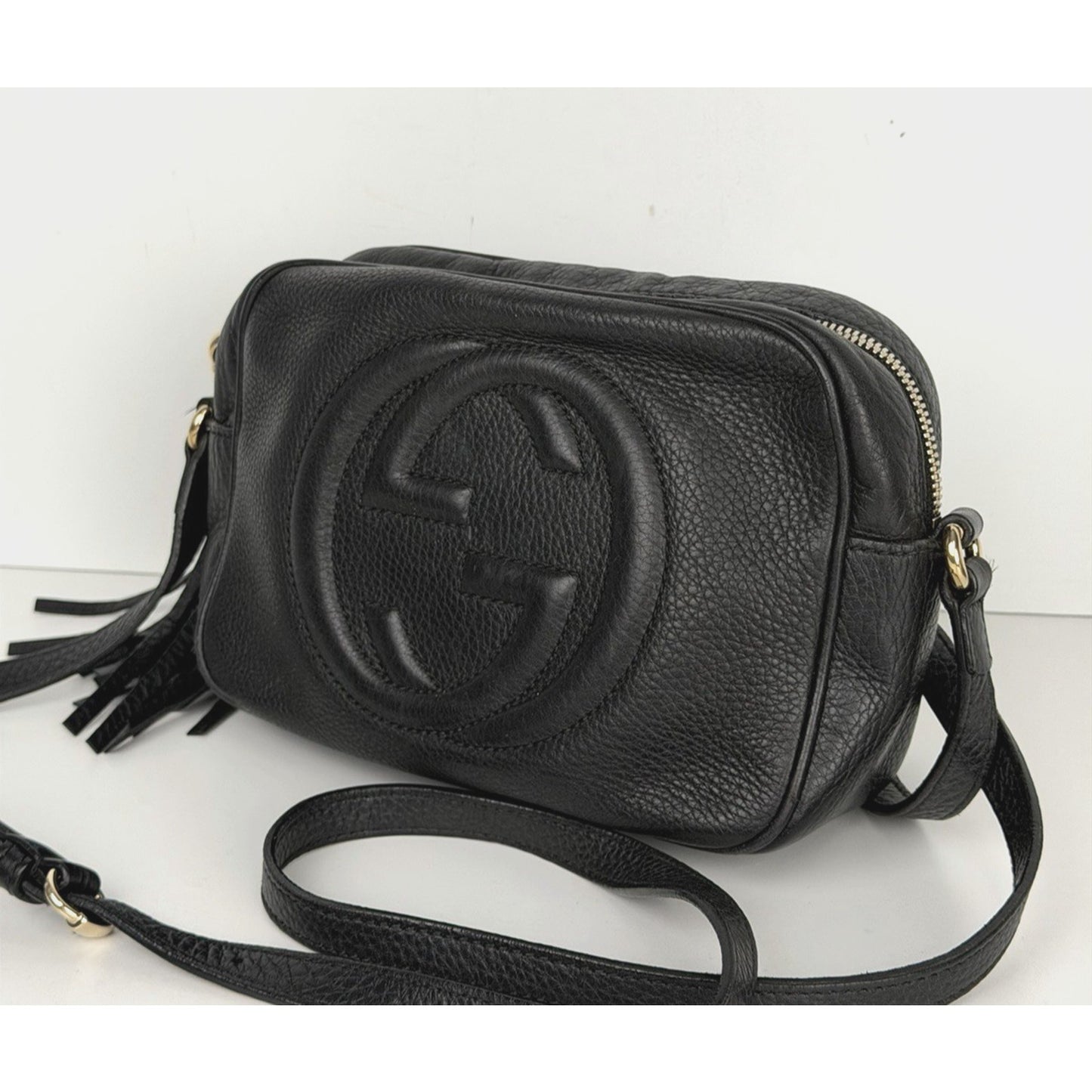 Gucci Soho Small Disco Shoulder Bag in Black Pebbled Calfskin Leather S19