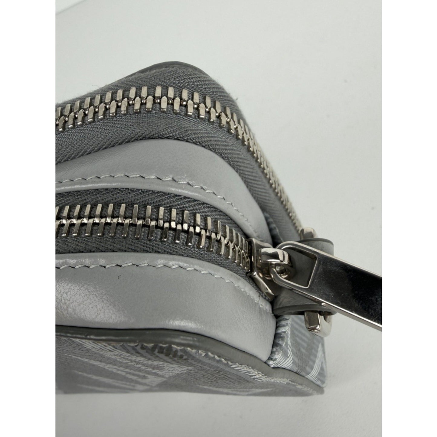 Christian Dior CD Diamond Messenger Pouch Gray Coated Canvas 2021 S17