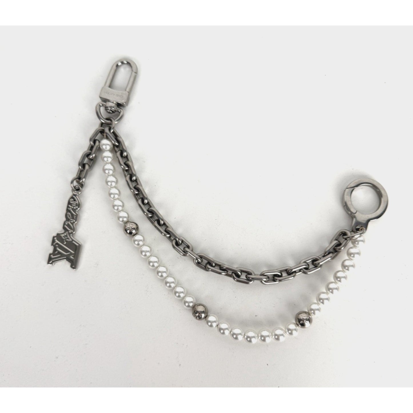 Louis Vuitton Pearls Chain Belt and Bag Charm in Silver Color K1