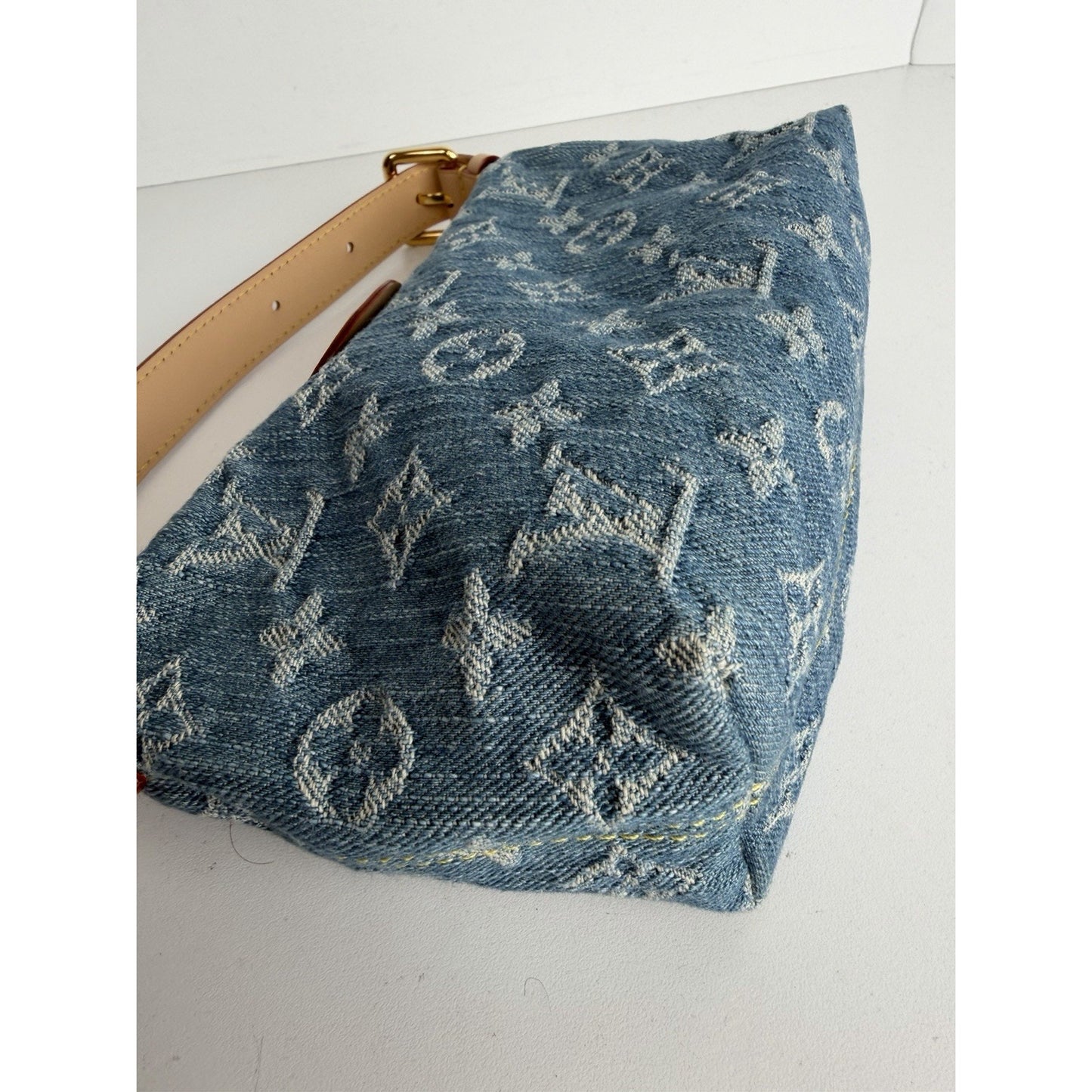 Louis Vuitton Hills Pochette Shoulder Bag in Blue LV Monogram Denim NFC C5
