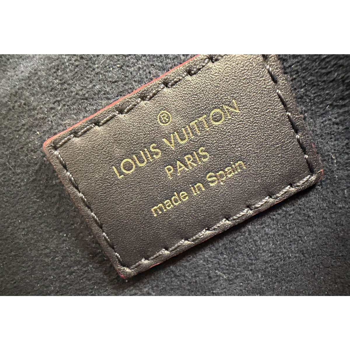 Louis Vuitton V Tote Shoulder Bag MM in LV Monogram Empreinte Leather 2019 S21
