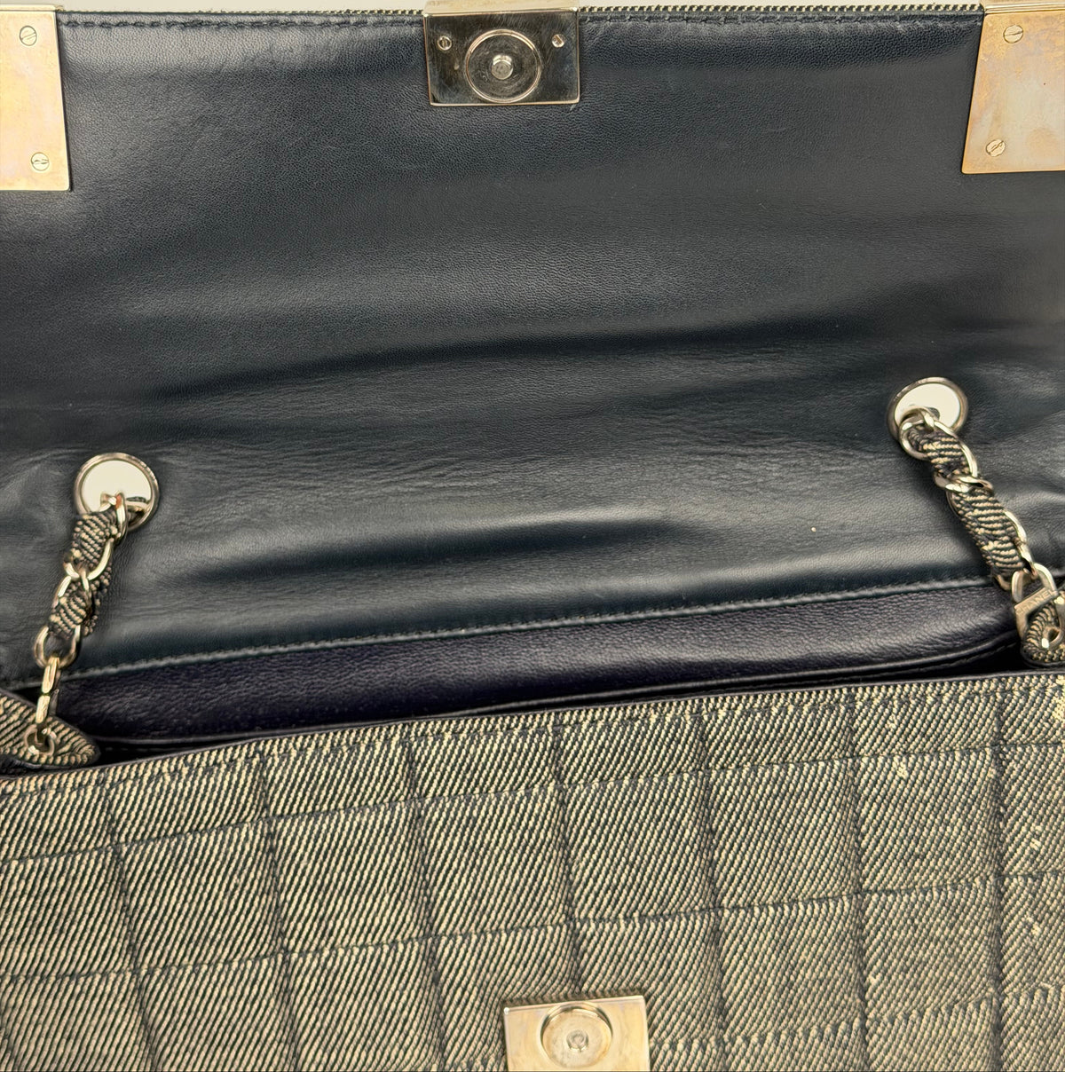 Chanel Chocolate Bar Flap Shoulder Bag Vintage in Grey Denim 2002-2003 YS10
