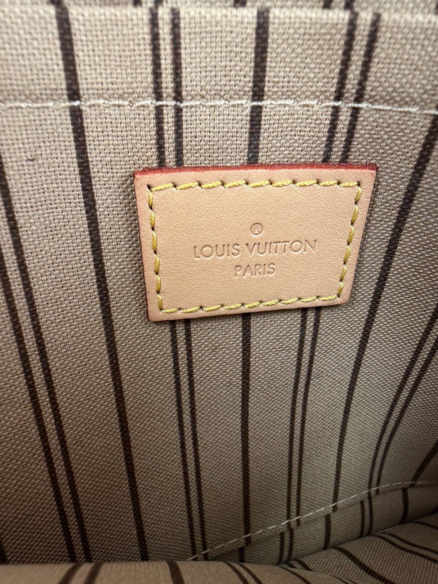 Louis Vuitton Monogram Neverfull Tote Bag MM in Brown LV Monogram Coated Canvas 2019 YS