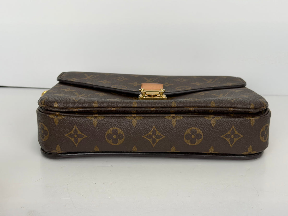 Louis Vuitton Pochette Metis Bag in Brown LV Monogram Coated Canvas NFC YE-5