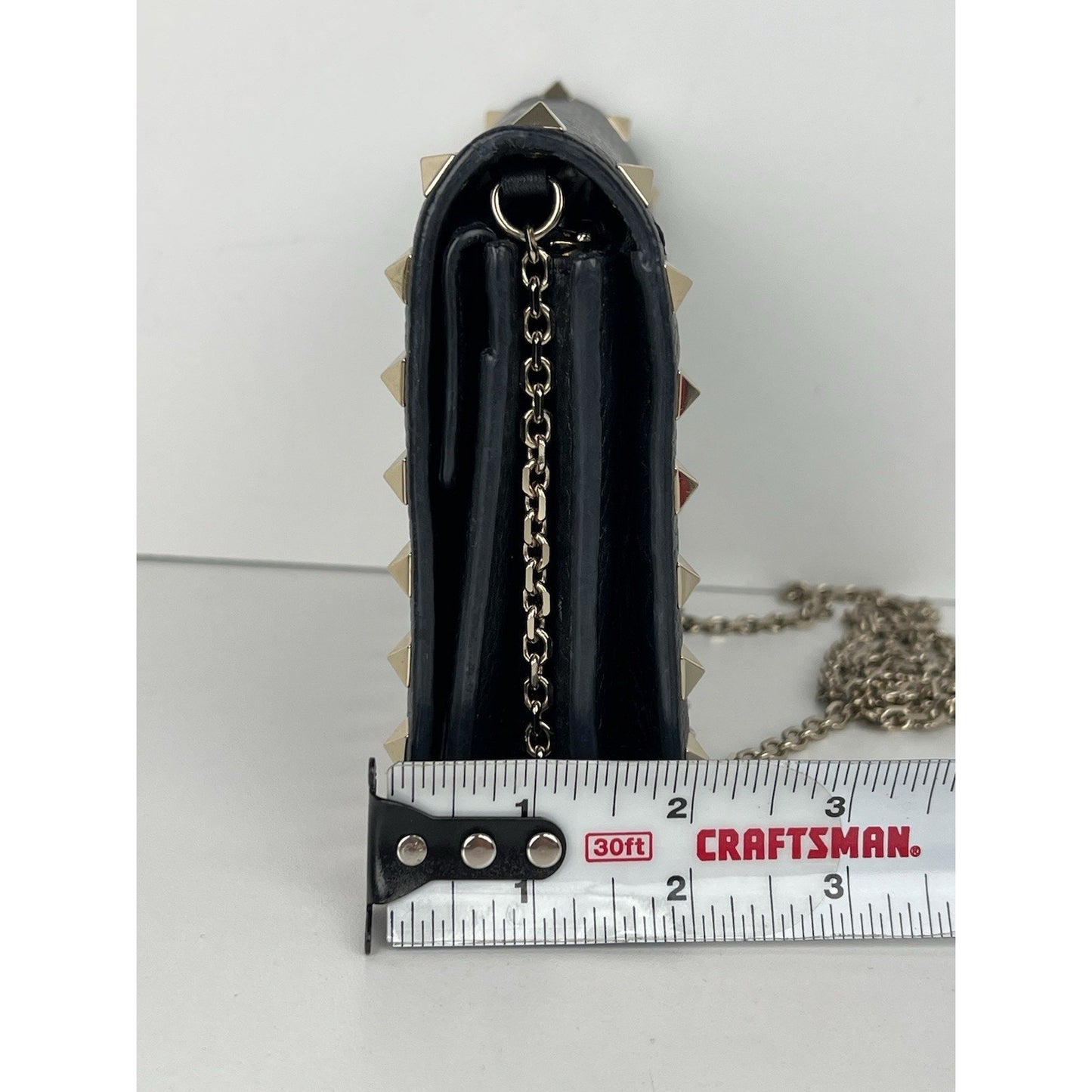 VALENTINO GARAVANI Pebbled Calfskin Rockstud Envelope Wallet on Chain Black