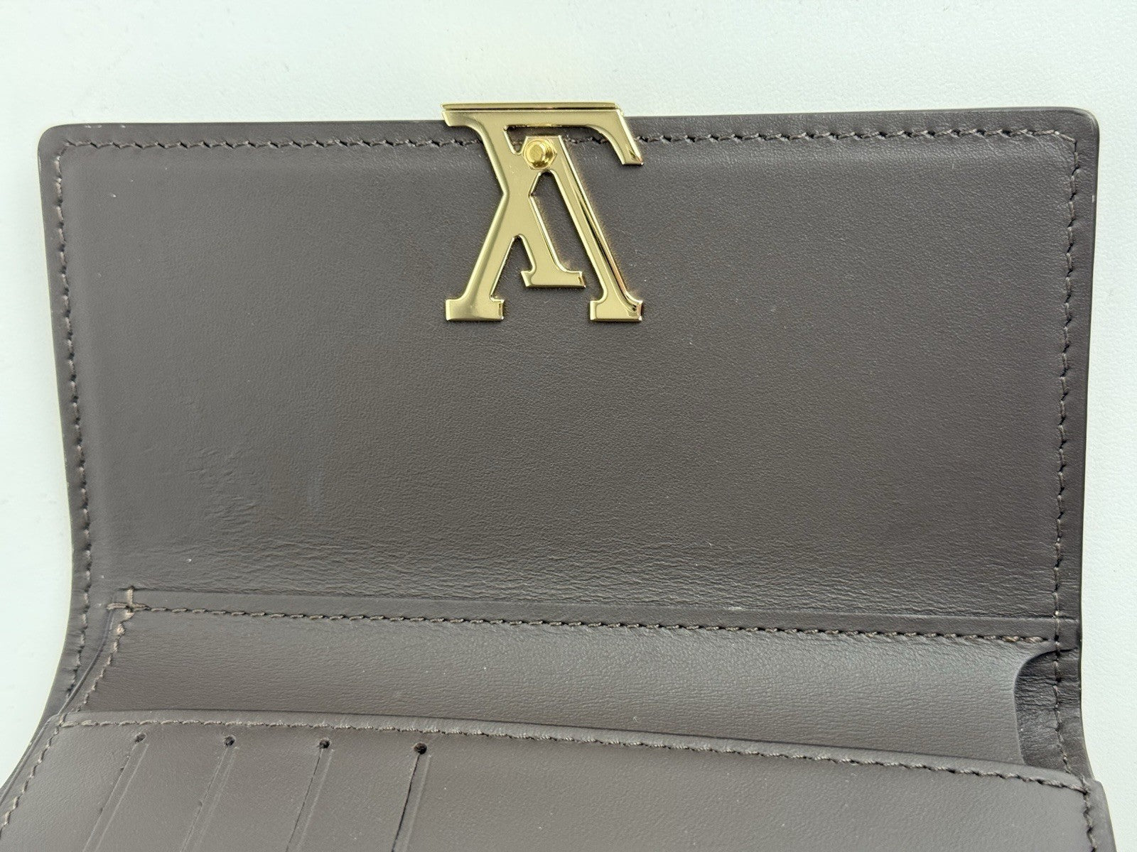 LOUIS VUITTON Portefeuille-Capsine Compact Trifold wallet