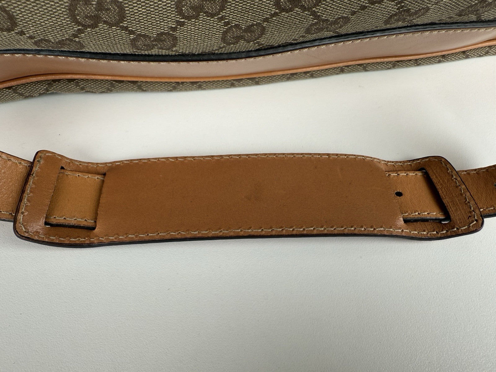 Gucci Canvas Messenger Luggage Bag Large