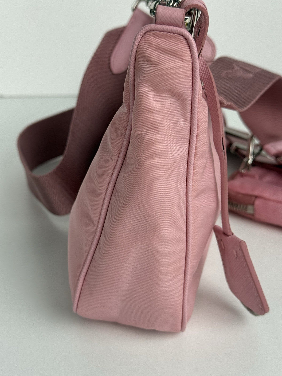 Prada Women's Re-Edition 2005 Nylon Bag in Pink