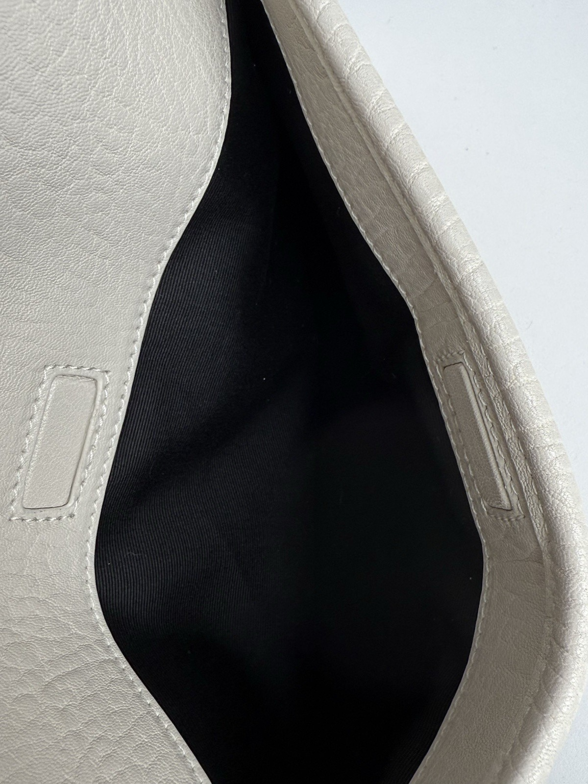 Saint Laurent Niki Medium Leather Shoulder Bag in Crema Soft