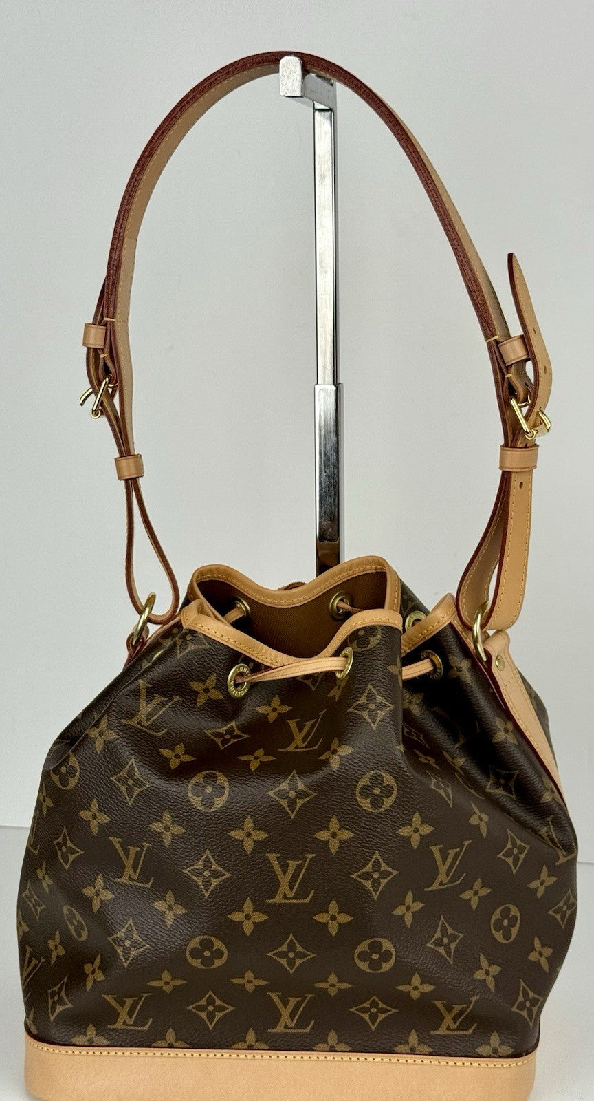 Louis Vuitton Noé Shoulder Bag Brown Canvas