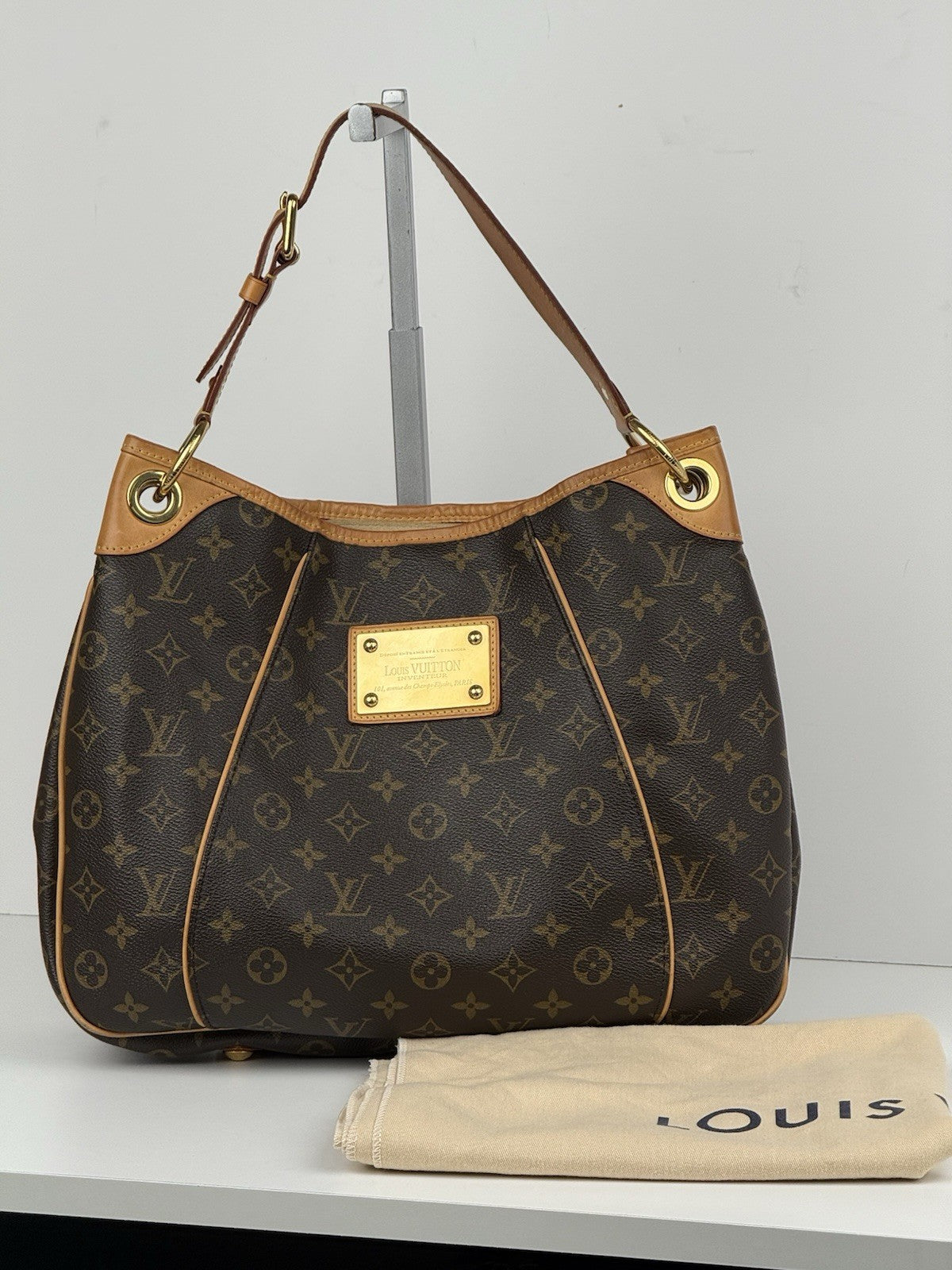 Louis Vuitton Galliera Handbag Monogram Canvas PM Bag