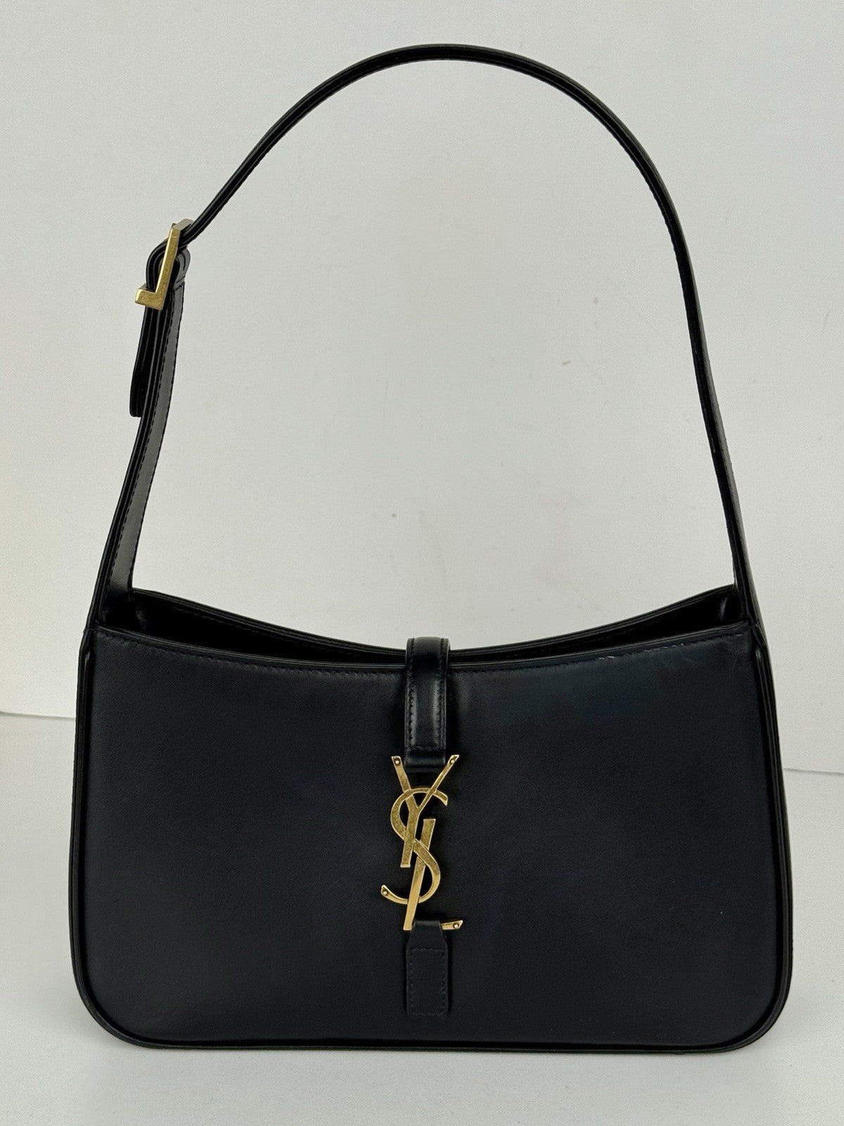 Saint Laurent Le 5 À 7 Hobo Bag Black Leather