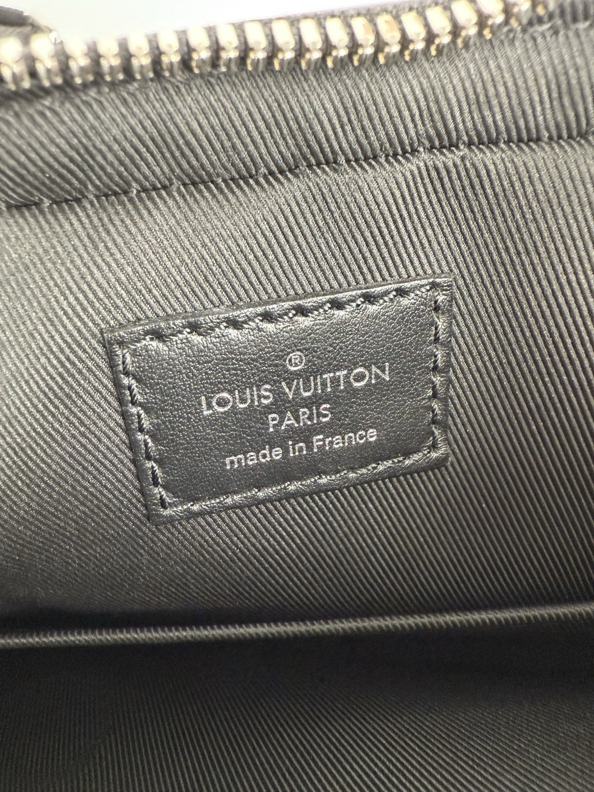 Louis Vuitton Trio Messenger Damier Ebene Men's Bag in Grey