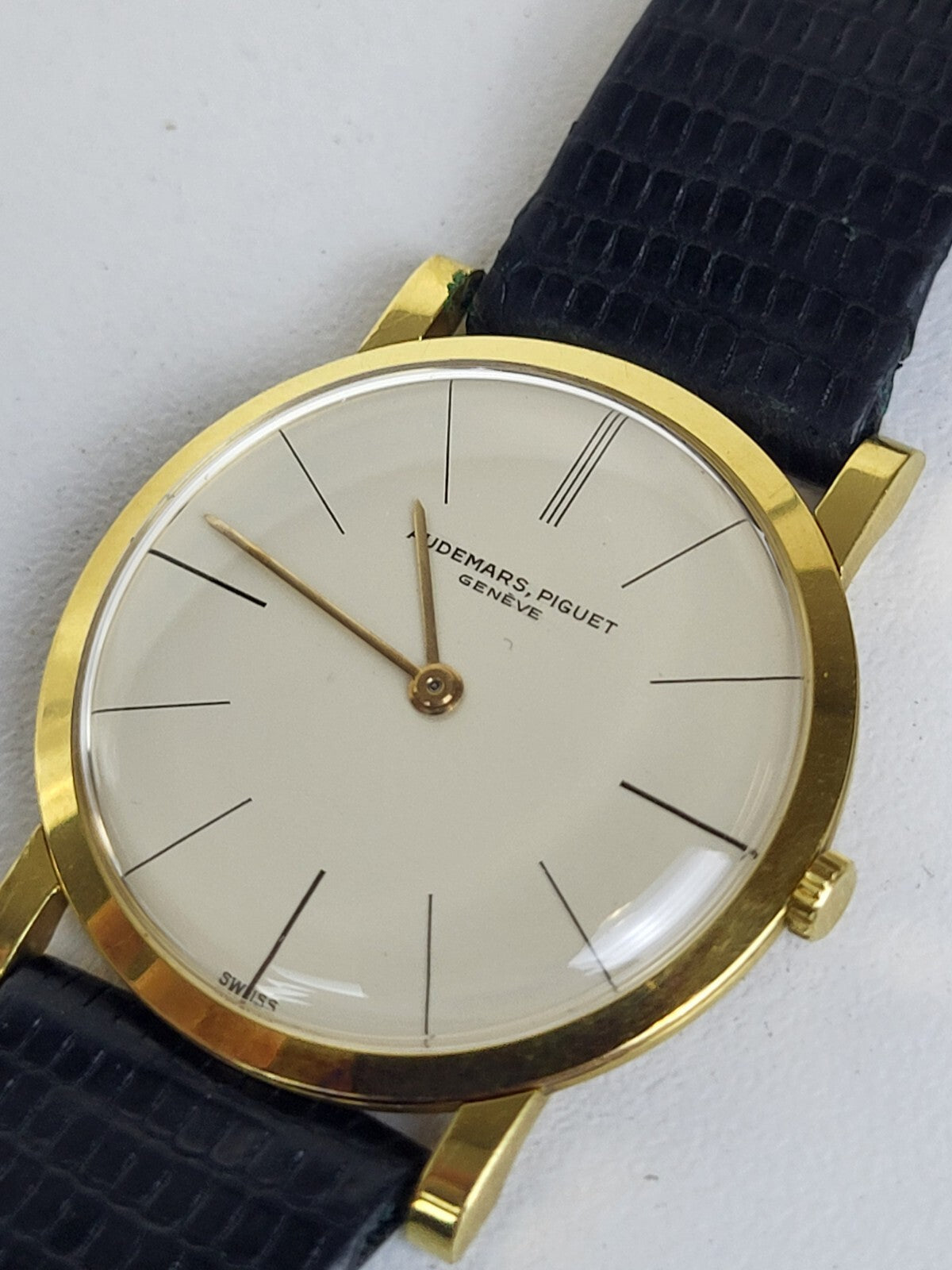 Audemars Piguet Watch Ultra Thin - 18K Yellow Gold - Manual Wind Movement  