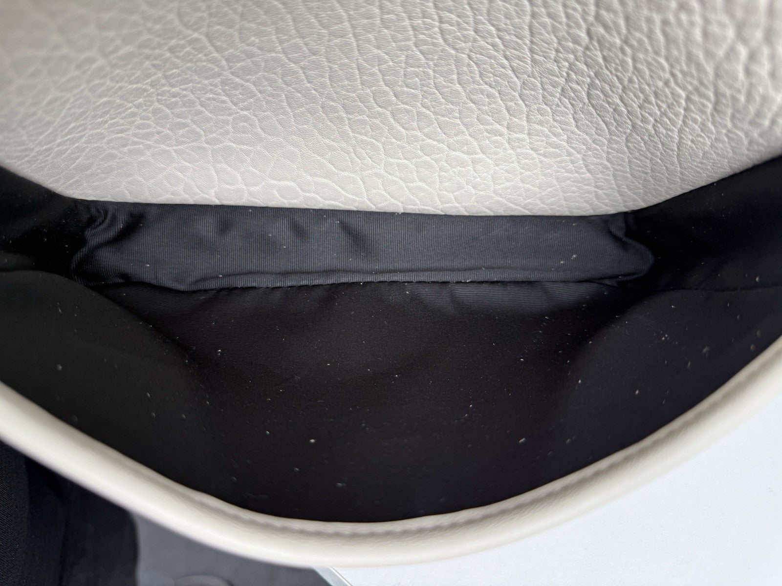 Saint Laurent Niki Medium Leather Shoulder Bag in Crema Soft