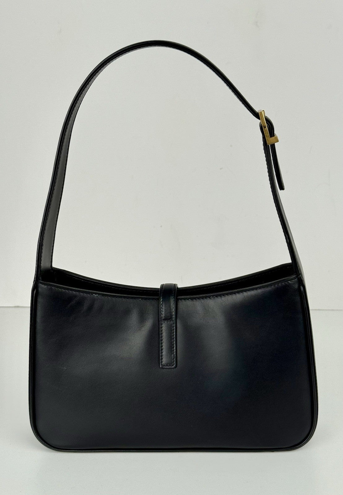 Saint Laurent Le 5 À 7 Hobo Bag Black Leather