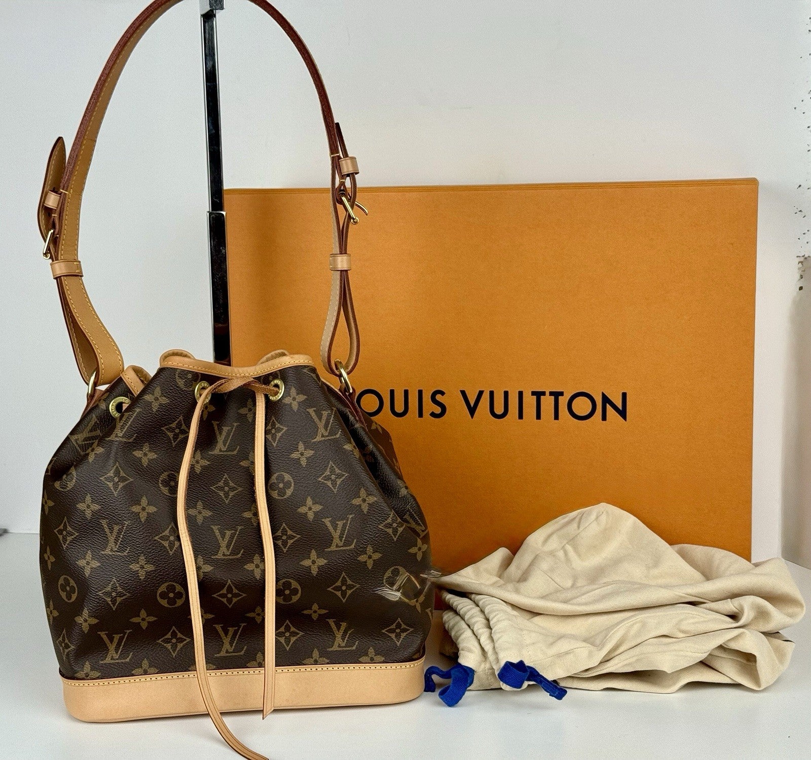 Louis Vuitton Noé Shoulder Bag Brown Canvas