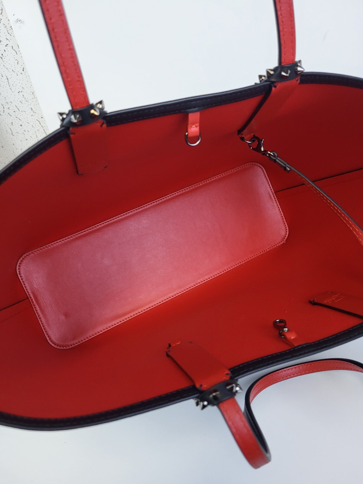 Louboutin Calfskin Loubinthesky East West Cabata Tote Black