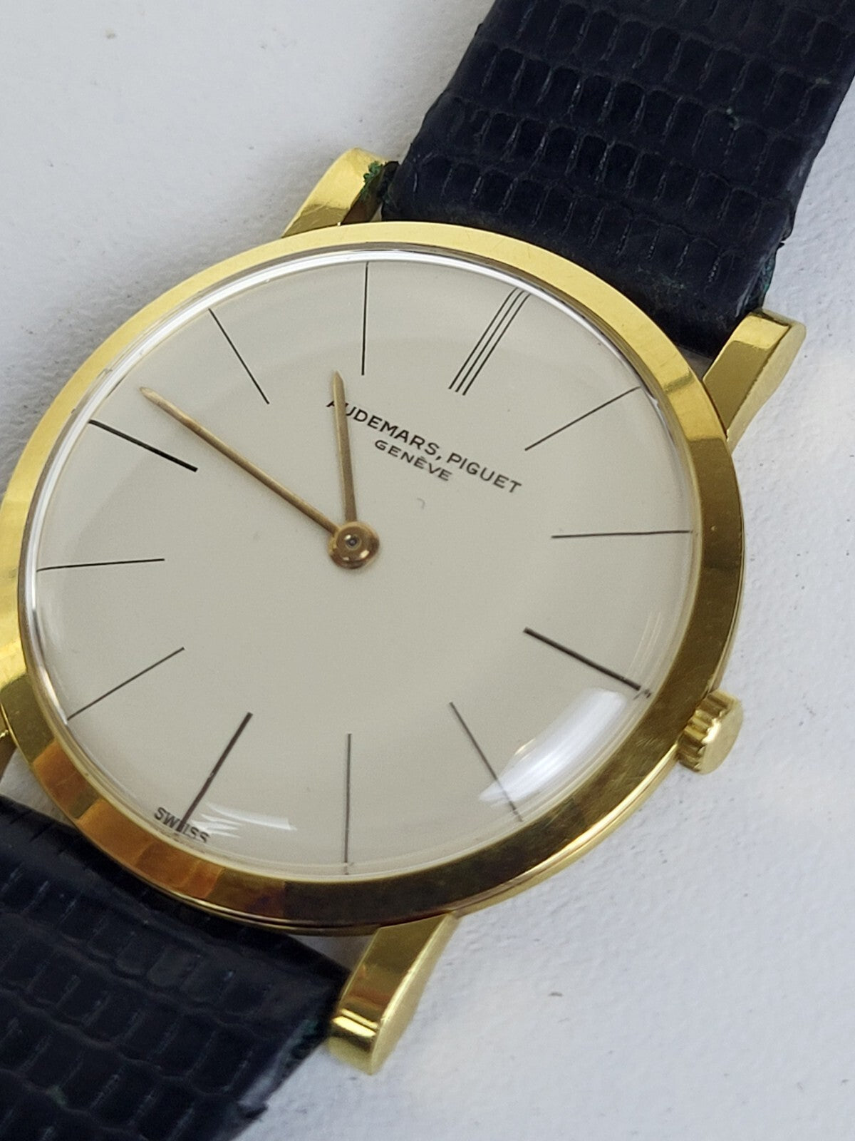 Audemars Piguet Watch Ultra Thin - 18K Yellow Gold - Manual Wind Movement  