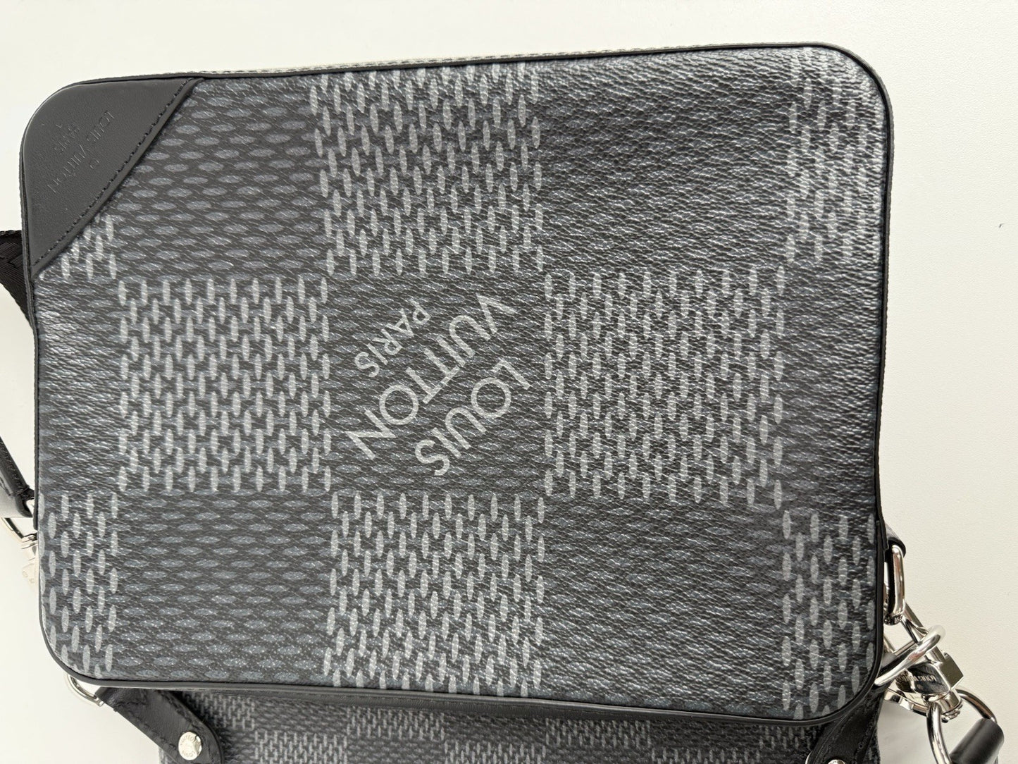 Louis Vuitton Trio Messenger Damier Ebene Men's Bag in Grey