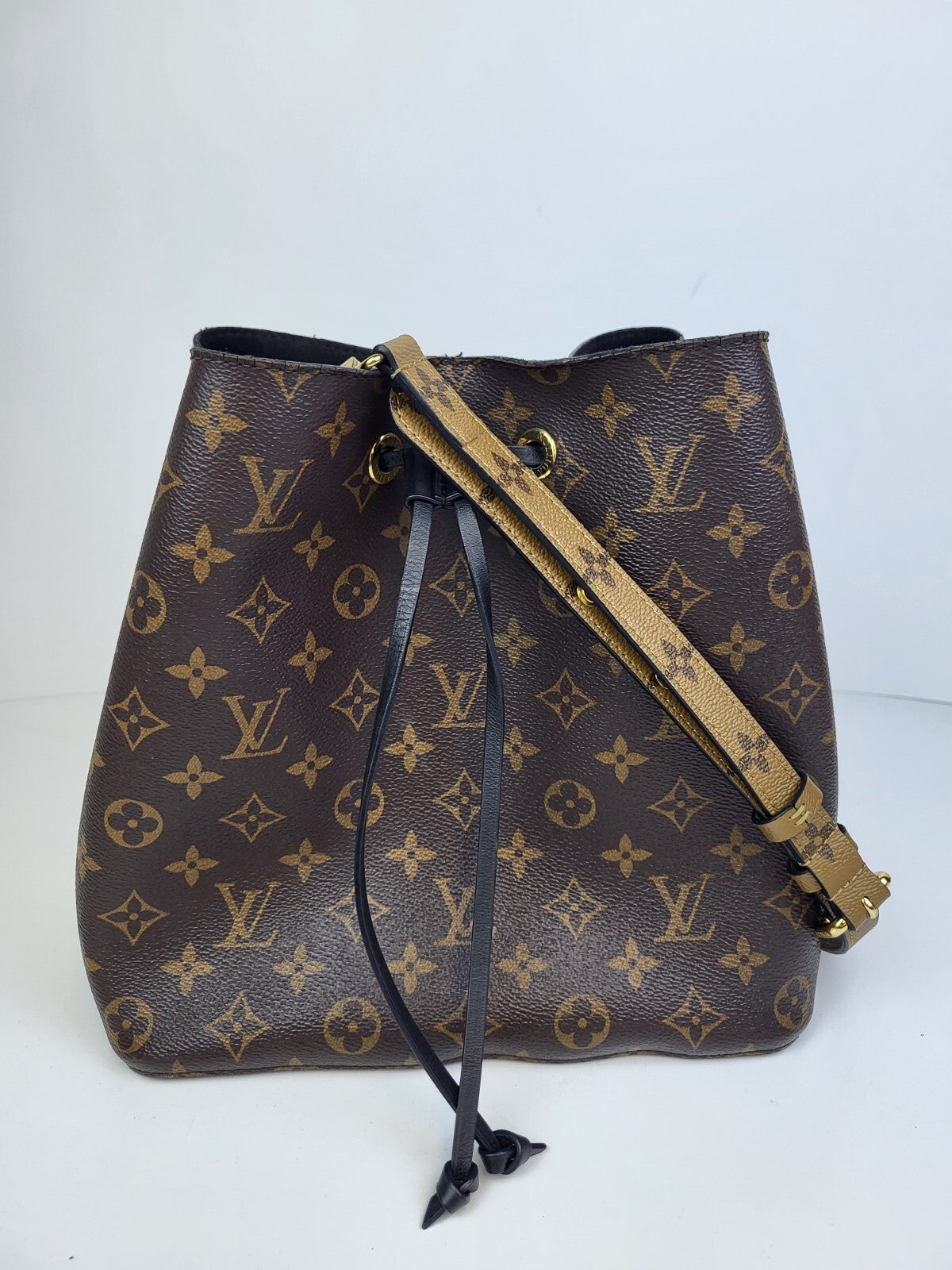 Louis Vuitton NeoNoe Shoulder Bag Brown Canvas