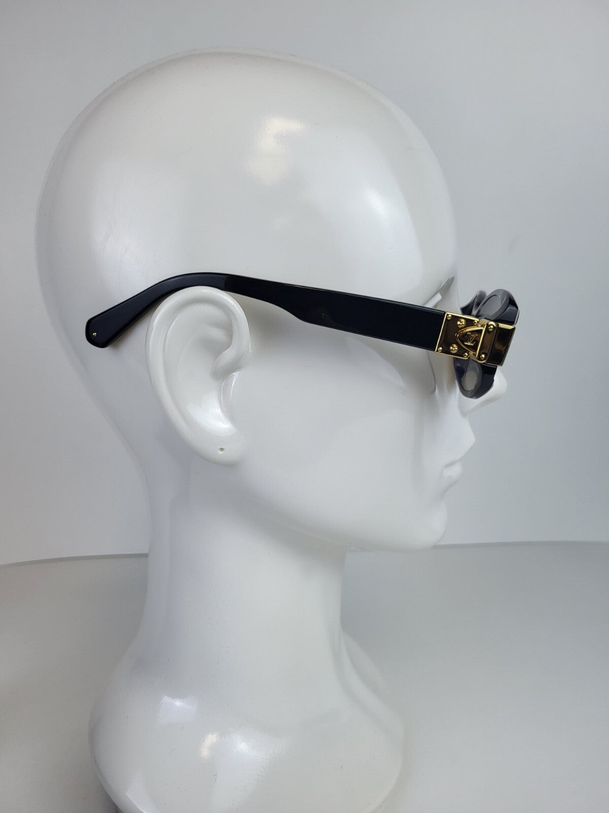 Louis Vuitton Sunglasses Z1390W Black Blue For Women Size 54*16