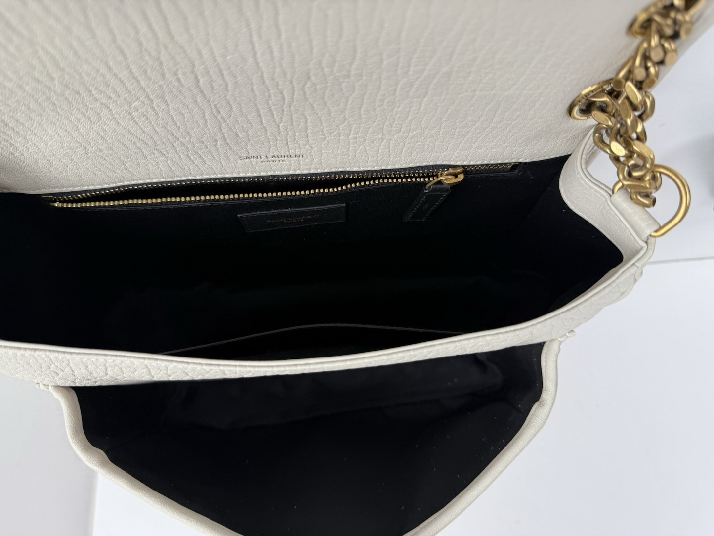 Saint Laurent Niki Medium Leather Shoulder Bag in Crema Soft