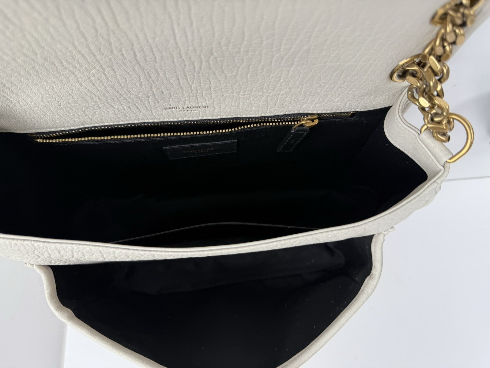 Saint Laurent Niki Medium Leather Shoulder Bag in Crema Soft