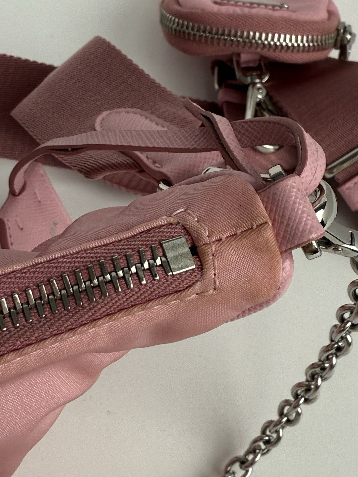 Prada Women's Re-Edition 2005 Nylon Bag in Pink
