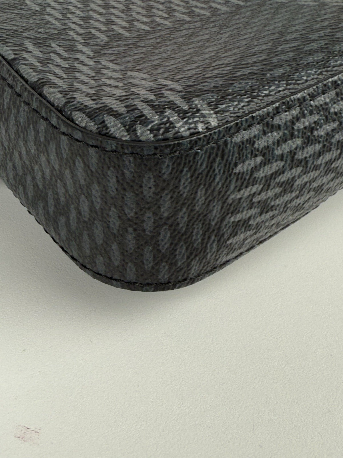 Louis Vuitton Trio Messenger Damier Ebene Men's Bag in Grey