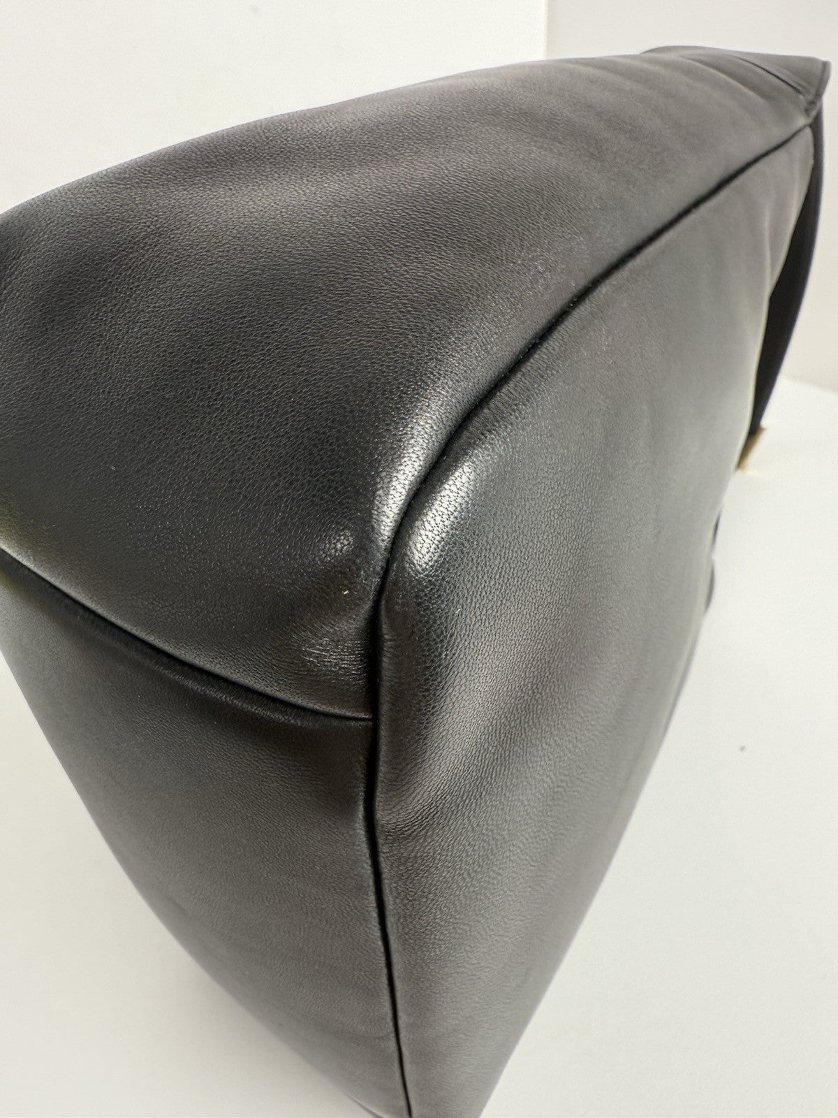 Saint Laurent Black Smooth Calfskin Le 5 a 7 Hobo