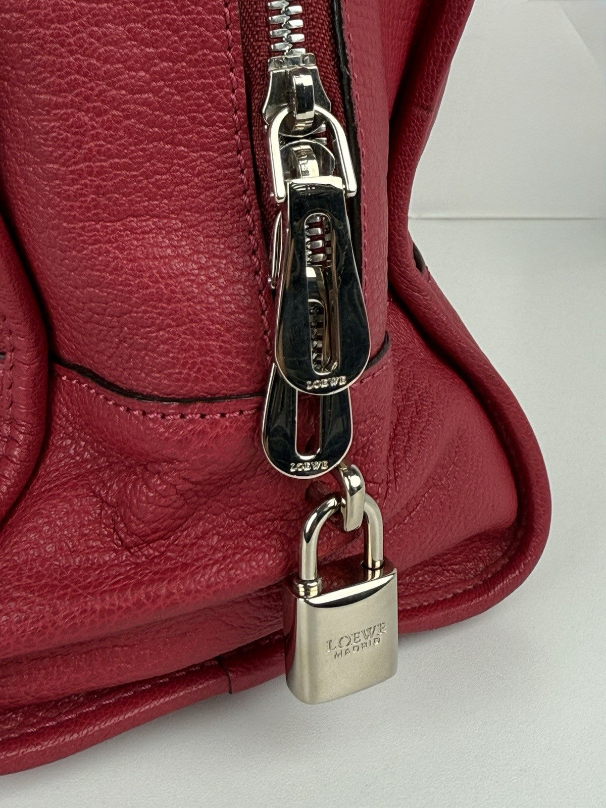 Loewe Womens Double Handle Grain Leather Amazona Shoulder Bag Pink