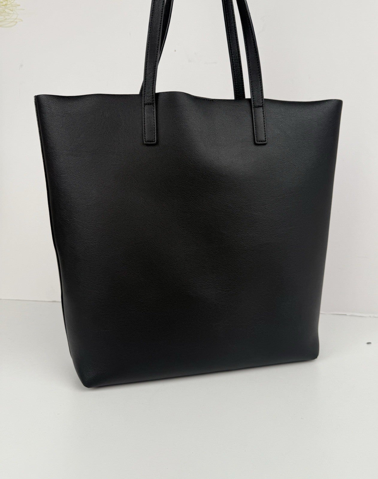 Saint Laurent Black Leather Shopping Tote