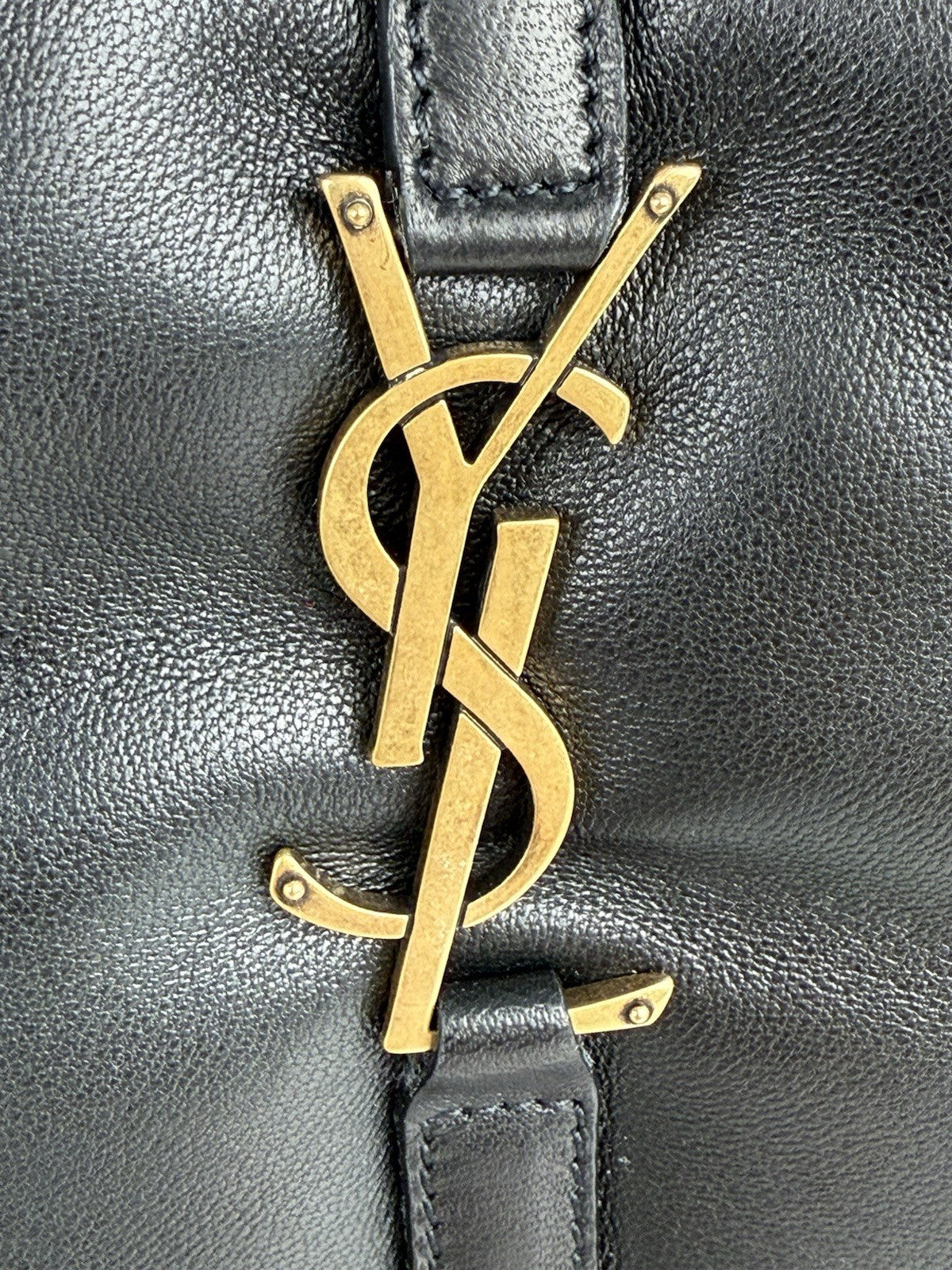 Saint Laurent Black Smooth Calfskin Le 5 a 7 Hobo