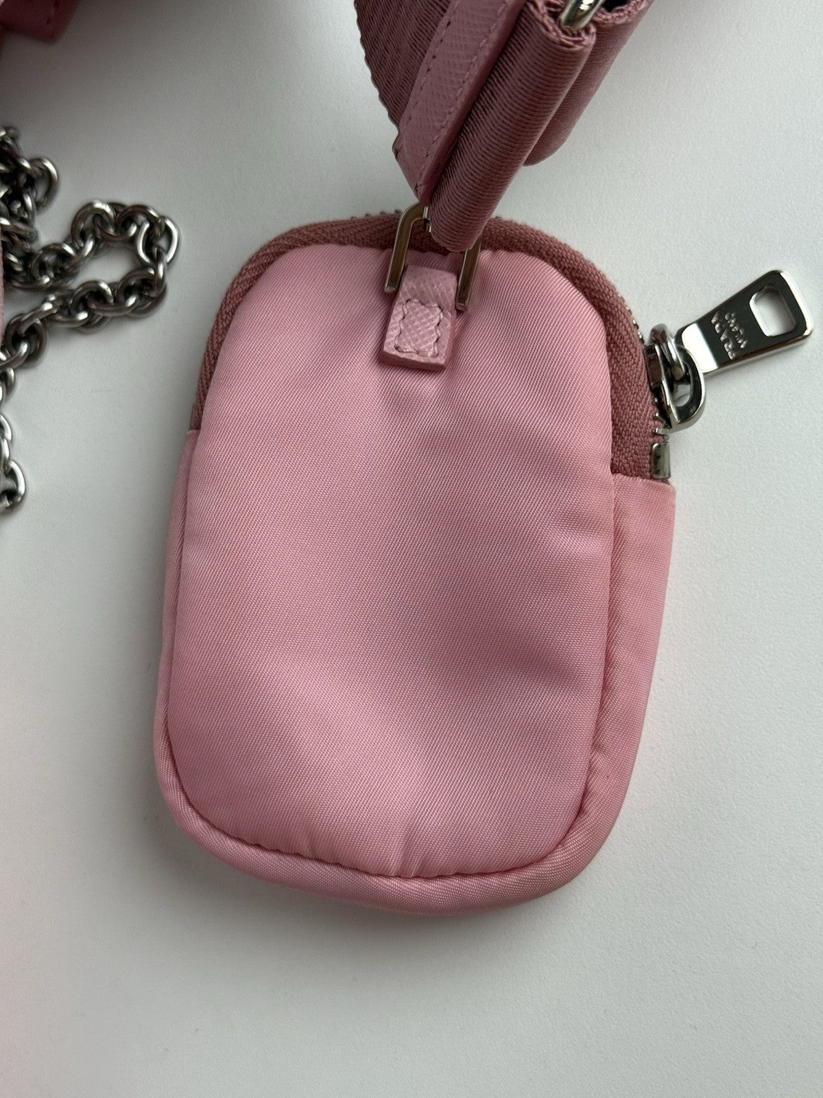 Prada Women's Re-Edition 2005 Nylon Bag in Pink