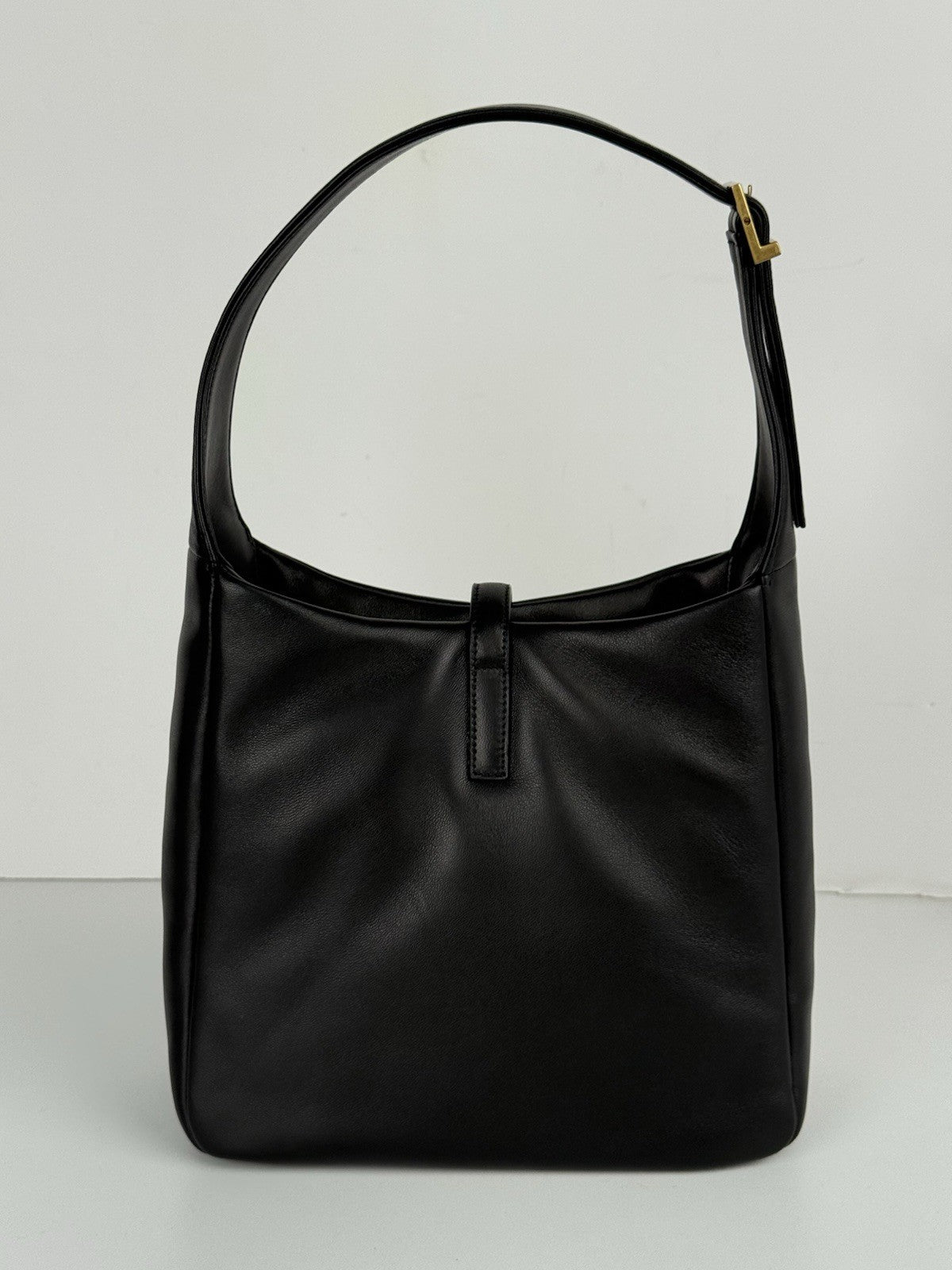 Saint Laurent Black Smooth Calfskin Le 5 a 7 Hobo