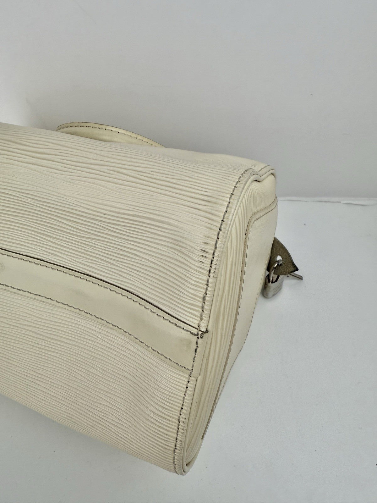 Louis Vuitton Handbag Rare Ivory EPI Speedy 25  Bag