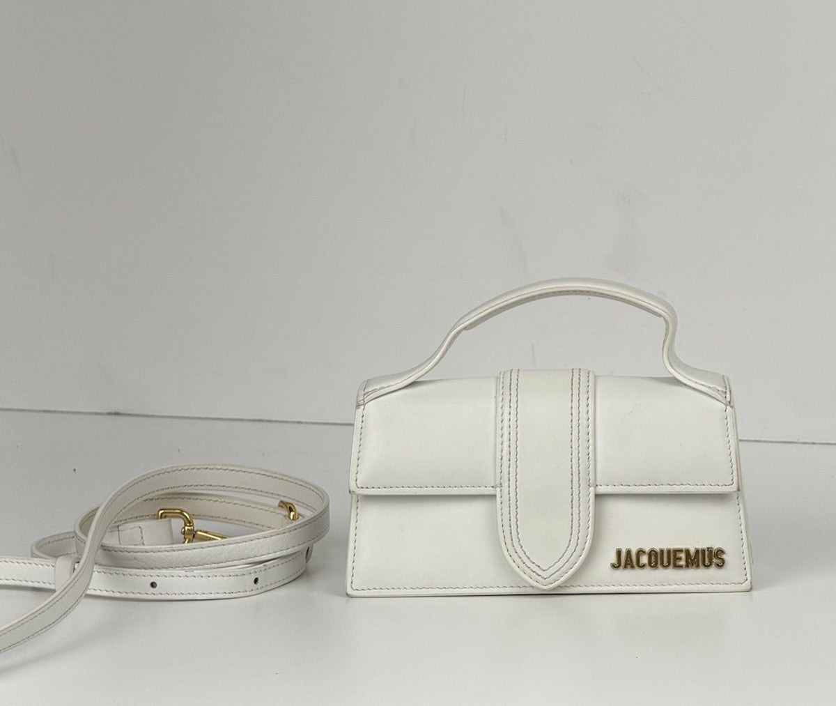 JACQUEMUS  Calfskin Le Bambino White Bag