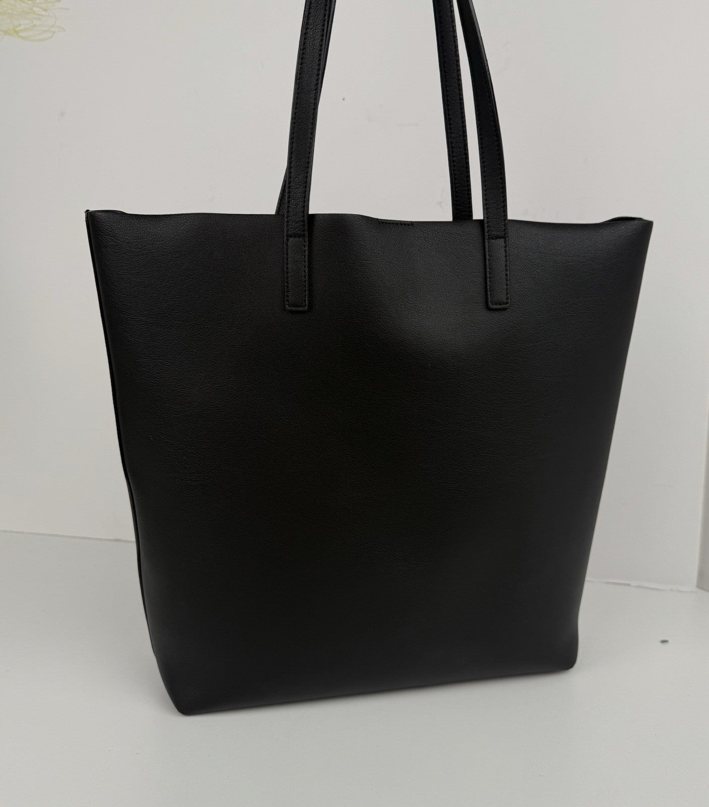 Saint Laurent Black Leather Shopping Tote