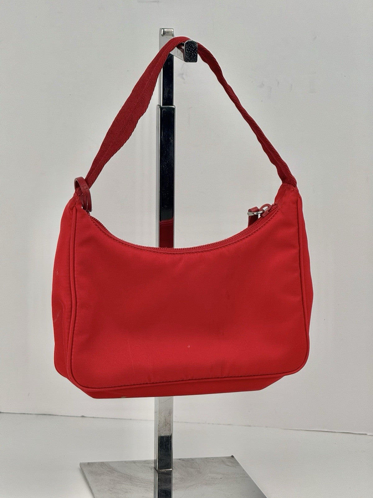 Prada Tessuto Re-Edition 2000 Red Hobo Bag