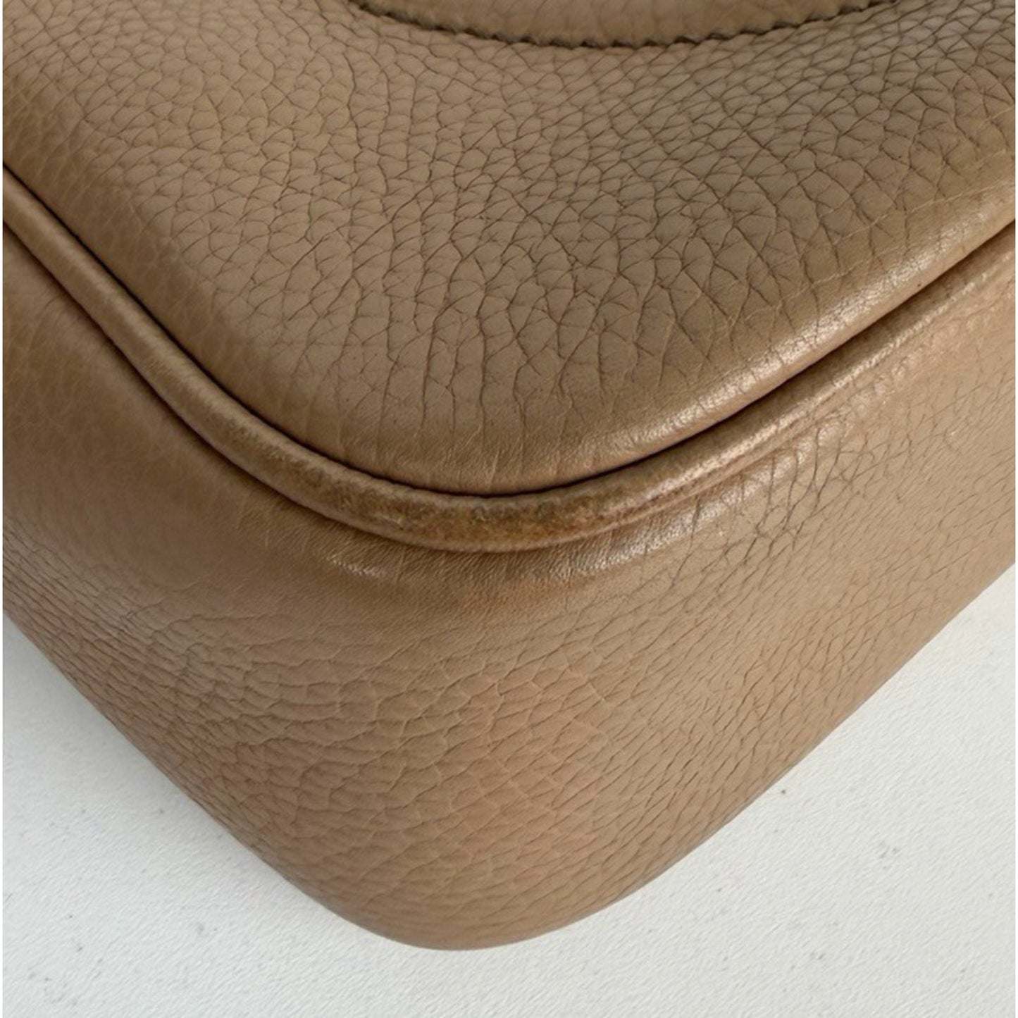 Soho Disco Small Bag in Light Brown Leather Crossbody Champagne Hardware S