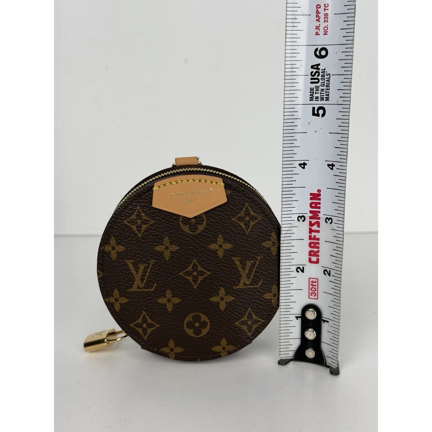 Louis Vuitton Eyeshadow Pouch with 2 Brushes in Brown Monogram Canvas K1