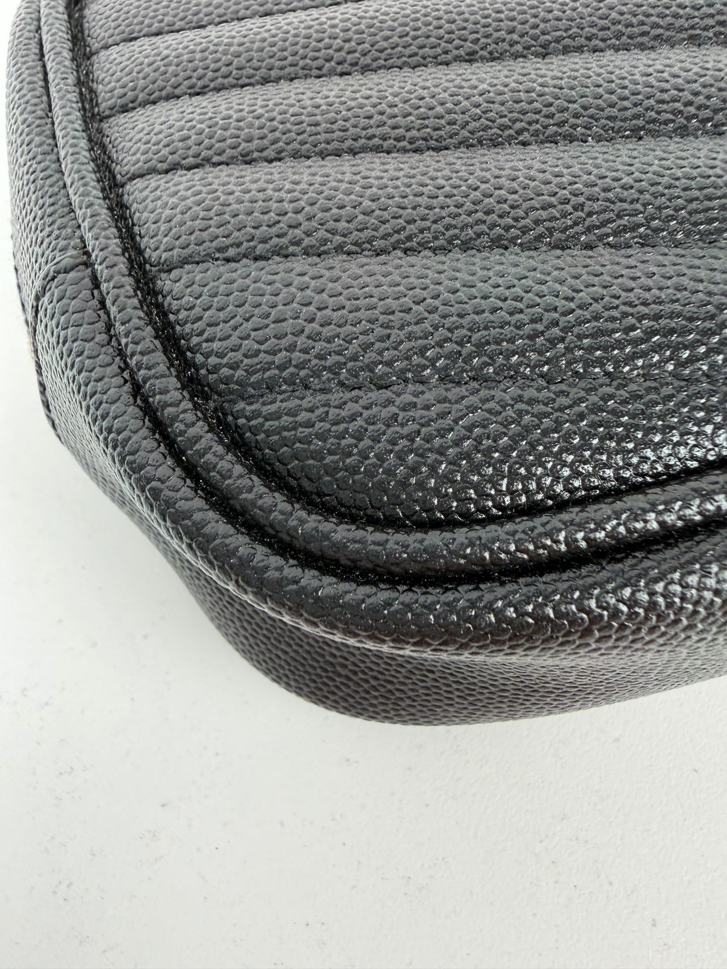 Saint Laurent Lou Camera Bag Mini in Black Grain De Poudre Leather YS-11