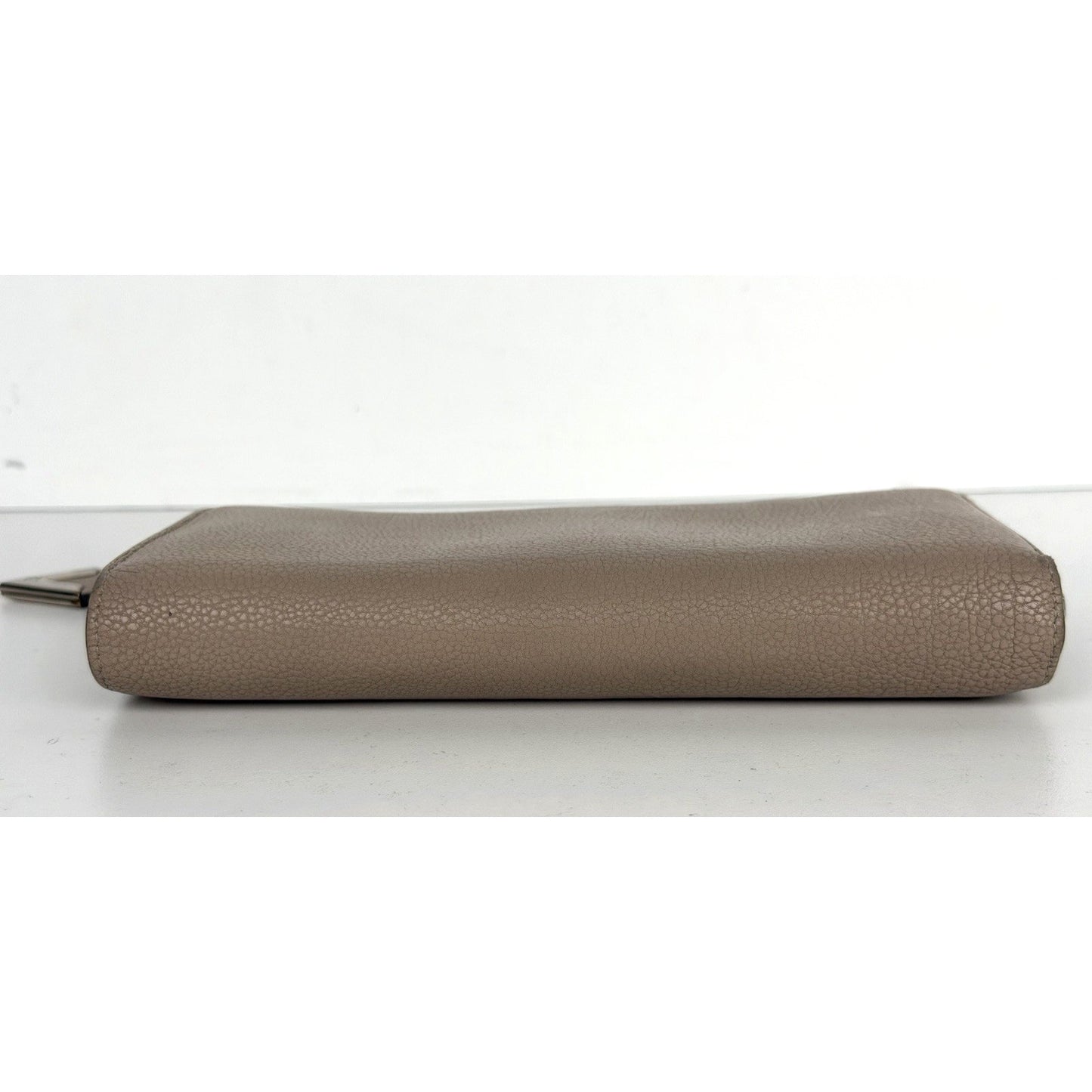 Louis Vuitton Comete Wallet in Galet (Beige) Taurillon Leather 2016