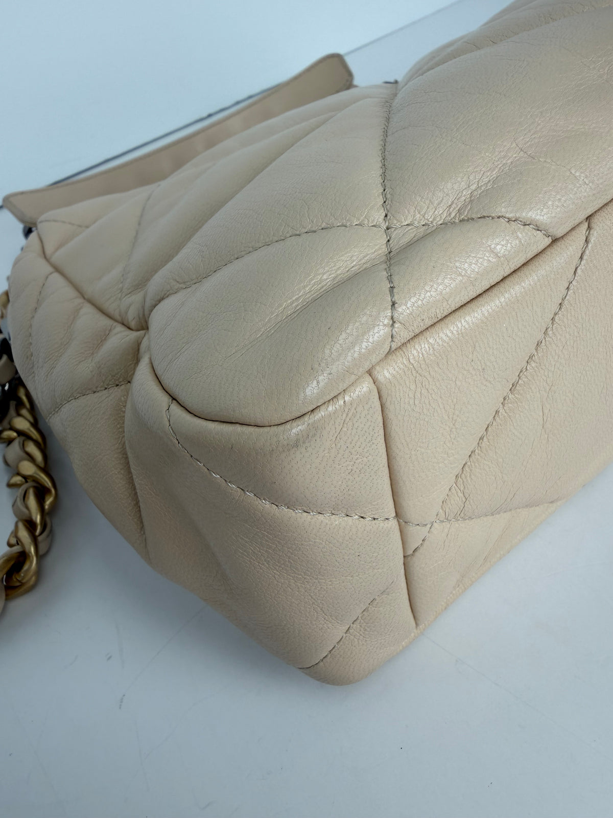 Chanel 19 Flap Bag in Beige Leather 2020 YF4